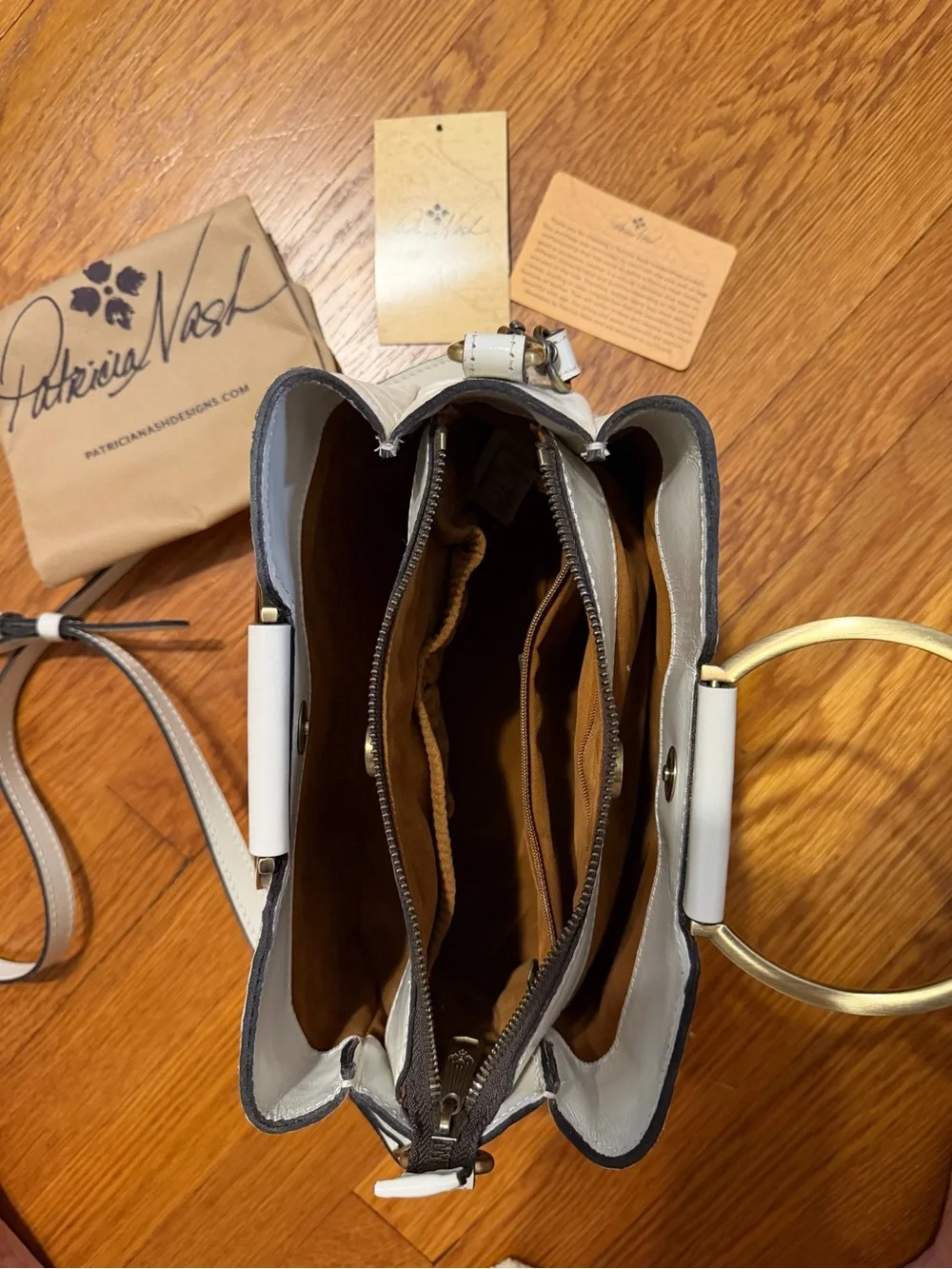 Patricia Nash Embossed Off-White Leather Purse w/Gold Handles & Shoulder Strap